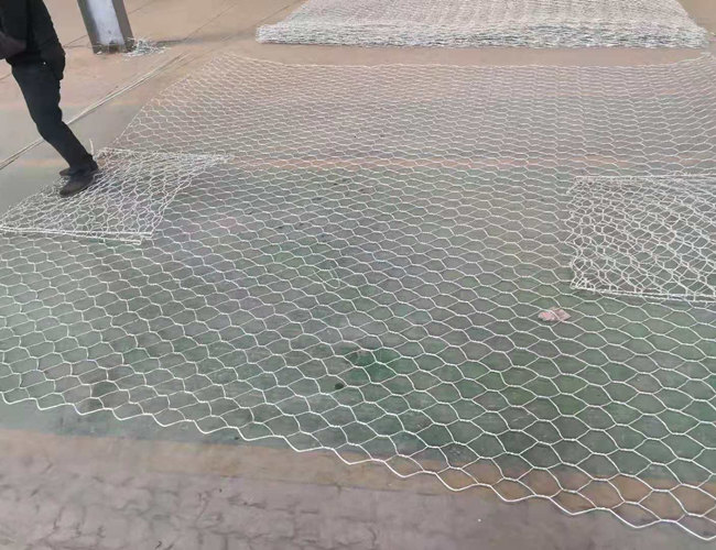 OEM 100×120mm Hot Dipped Galvanized Gabion Box Weaving Mesh Bunnings 1