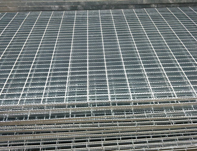 Metal Carbon Steel Galvanized Serrated Bar Grating For Construction And Sidewalk 0