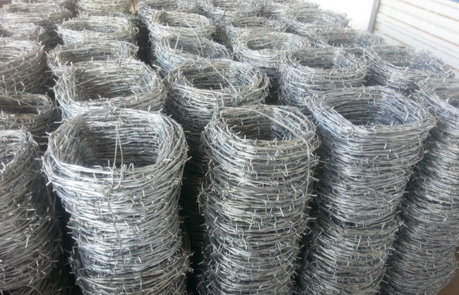 Q235 4 Points Double Twisted Barbed Wire Weather Resistance Cow Wire Fence 1