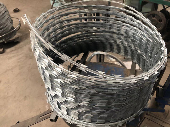 HBGB Anti Climb Razor Barbed Wire Sharp Point 980mm Prison Fence 0
