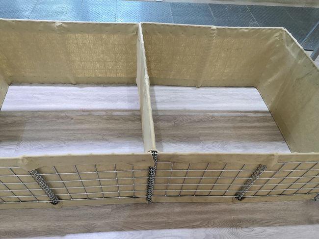 Portable  Flood Hesco Sand Barrier 5mm Stone Filled Wire Cages 0