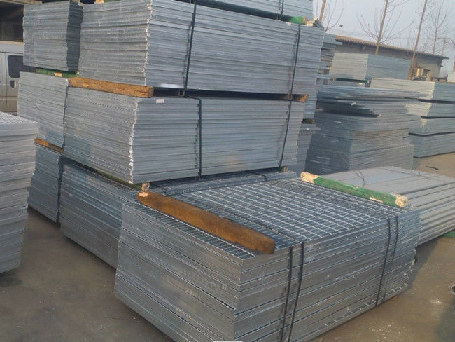 Building Material SS304 Serrated Galvanized Grating Drain Cover 4