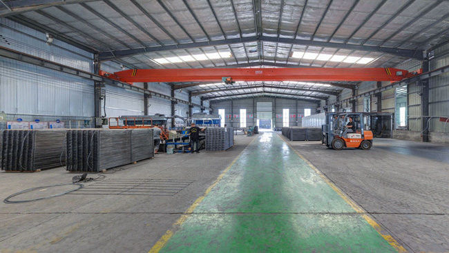 2.15x5.0m Square Hole Concrete Reinforcement Welded Wire Mesh Fabric For Bridge Construction 2